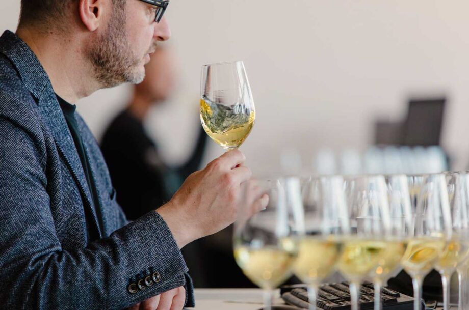Blind judging at DWWA 2025. Credit: Ellen Richardson